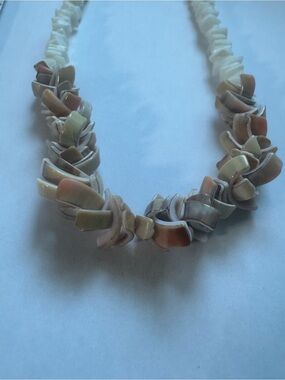 Multi-Tone Shell Petal Necklace - Neutral Pastel Colors
